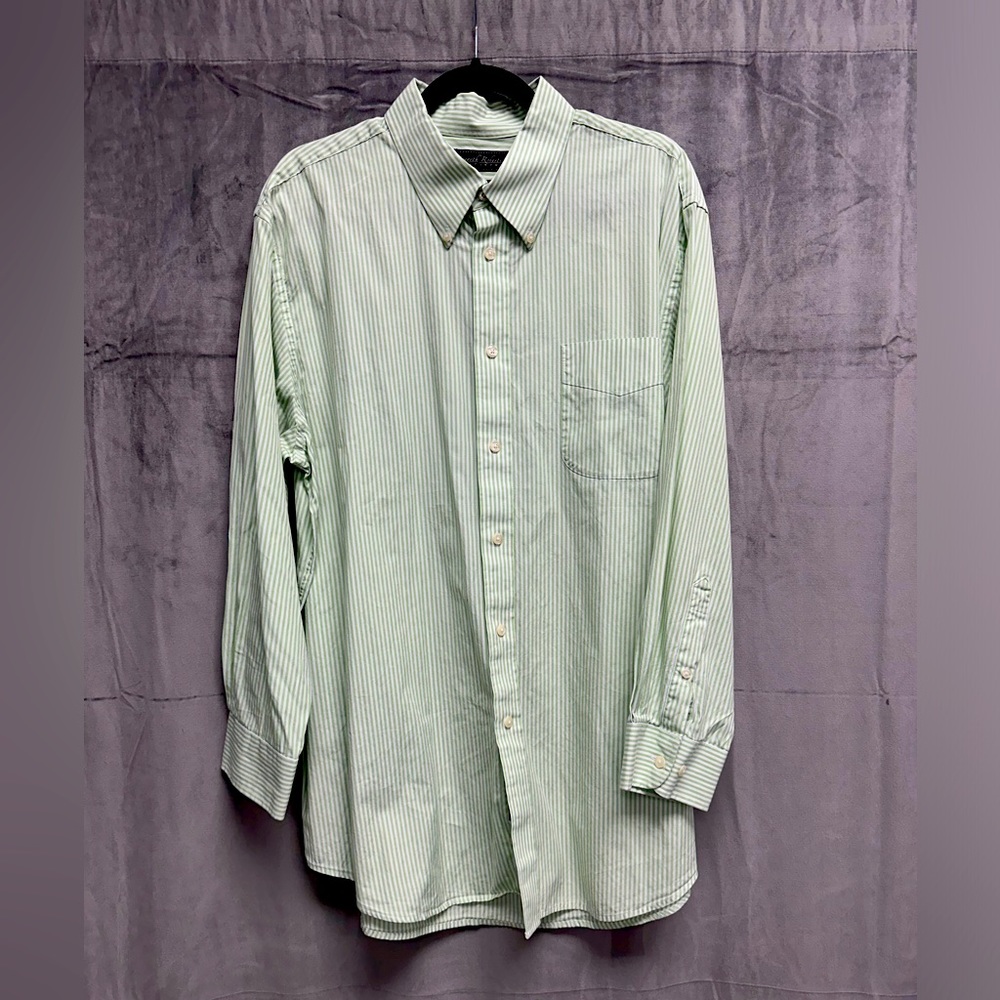 Kenneth Robert’s Light Green Dress Shirt